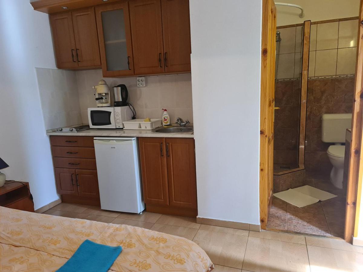 Mediterran Apartman Es Vendeghaz Hajdúszoboszló Exteriör bild